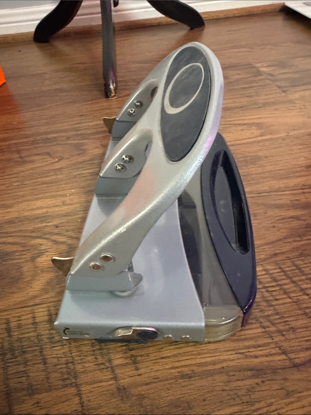 Silver and Black Heavy-Duty Three-Hole Punch – Sturdy Metal Desk Punch C1.Bk.M
